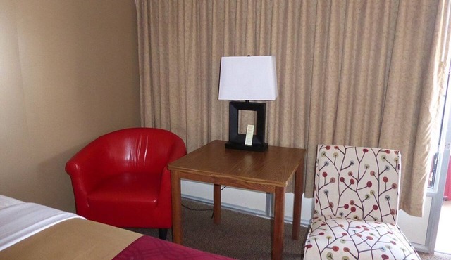 Econo Lodge Wall in Wall