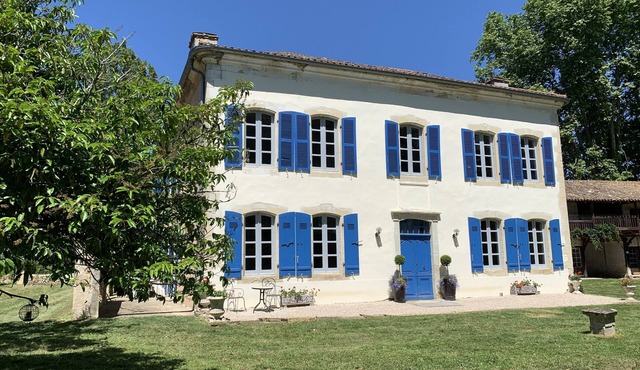 Elegantly Spacious Chateau for large groups in Samadet