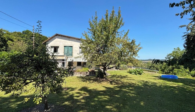 Fantastically located, spacious family home, unique views. Lots of space.Top with kids in Chatel Chéhéry