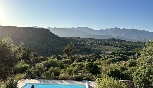 Location D'une Villa Climatisée Avec Piscine et Terrain de Pétanque à Figari in Figari