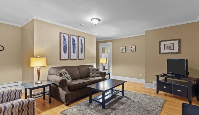 Midstream Modern 2BR Wi-Fi Parking in St. John's