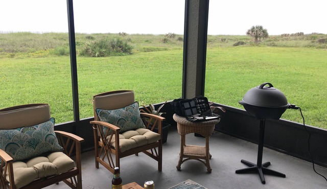 Oceanfront Paradise! 2/2 mins from St. Augustine! Great for families & couples! in St. Augustine