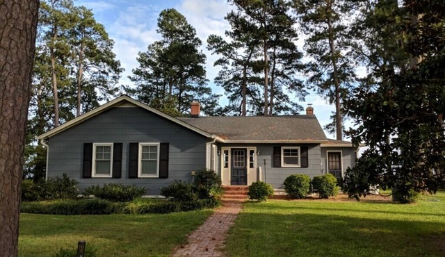 Peaceful Waterfront Cottage in Kinsale, VA