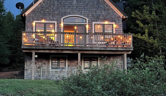 Rangeley Sunset Cabin - Lake & Snowmobile Access in Rangeley