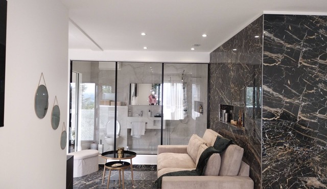 Spacious, bright studio with terrace in quiet, pleasant residence. in Charly