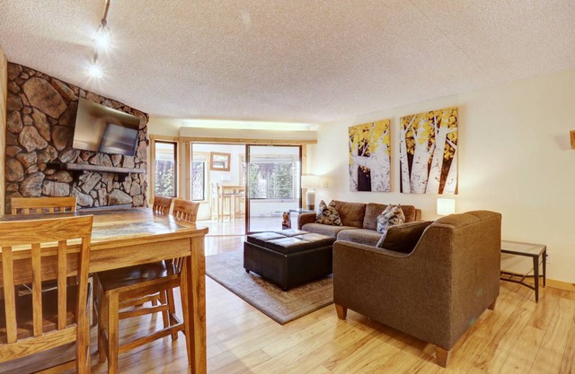 102 m² Condo ∙ 1 bedroom ∙ 7 guests