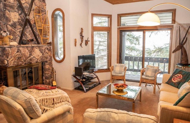 126 Ridgepoint Townhouse