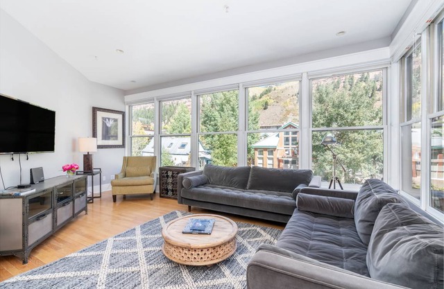 147 m² Condo ∙ 3 bedrooms ∙ 6 guests