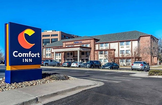 2-Star Hotel ∙ Comfort Inn Denver Southeast