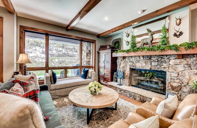Bear Paw Lodge 
