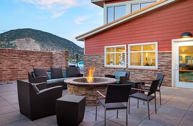 3-Star Hotel ∙ Residence Inn Glenwood Springs