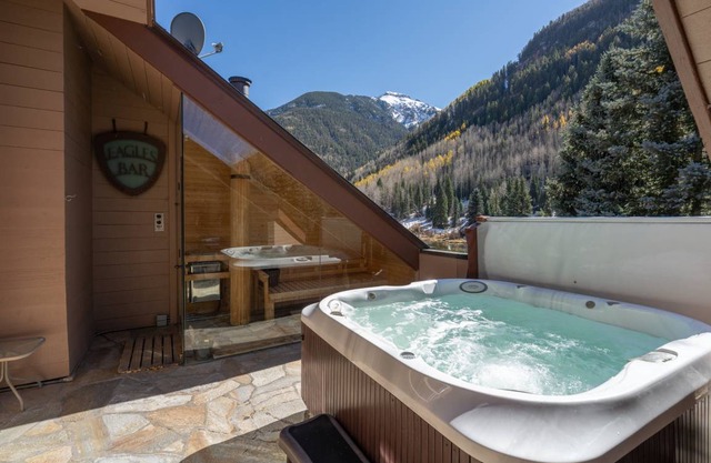 305 m² House ∙ 3 bedrooms ∙ 6 guests