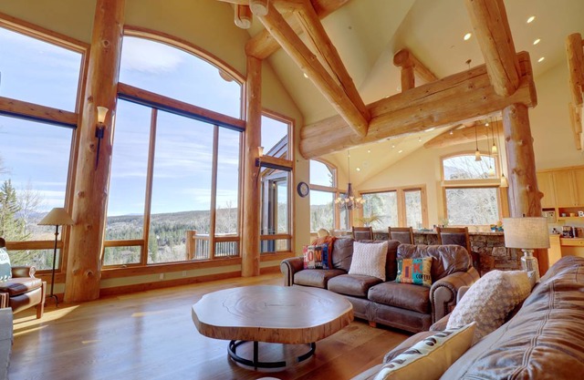 325 m² House ∙ 5 bedrooms ∙ 12 guests