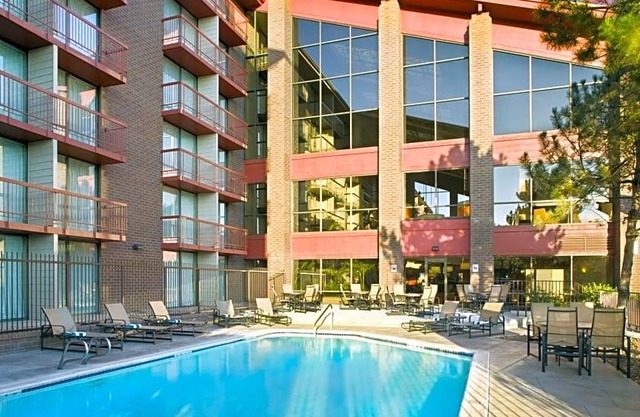 4-Star Hotel ∙ DoubleTree by Hilton Denver Tech