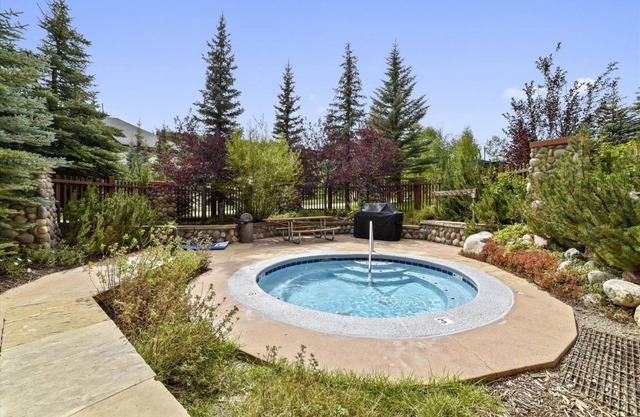 81 m² Condo ∙ 2 bedrooms ∙ 6 guests