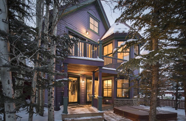 A Charming Victorian Rental in The Heart of Telluride