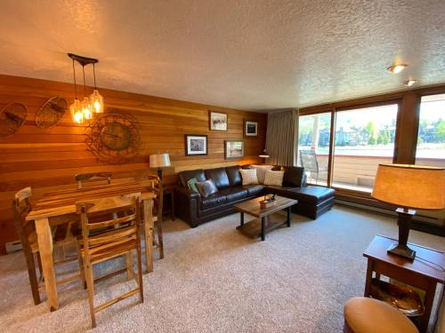 Argentine 1507 by SummitCove Lodging