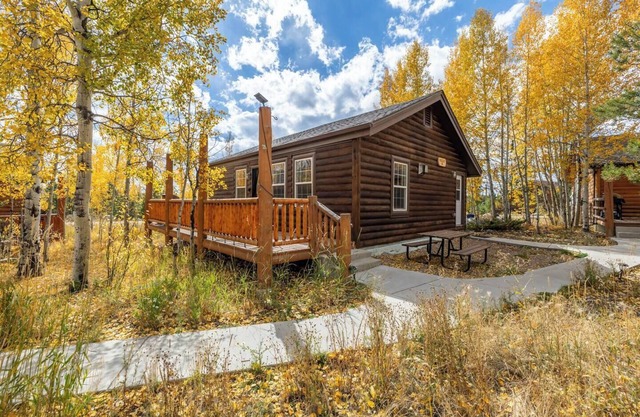 Aspen Leaf Lodges is back with 4 newly renovated cabins