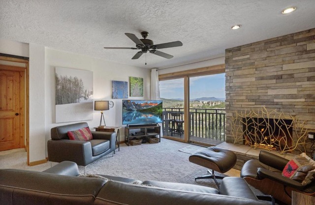 Bear Claw 514 - Ski-in Ski-out Condo!