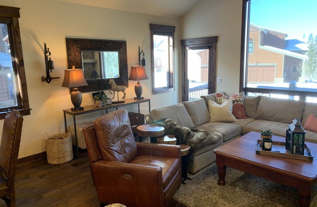 Beautiful 3 bedroom Alders 709