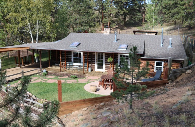 Beautiful and peaceful Cabin on 35 Acres!