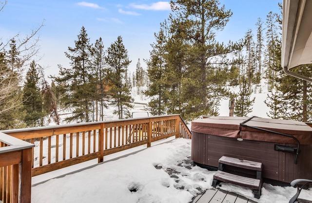 Beautiful Mountain Home w/Hot Tub!