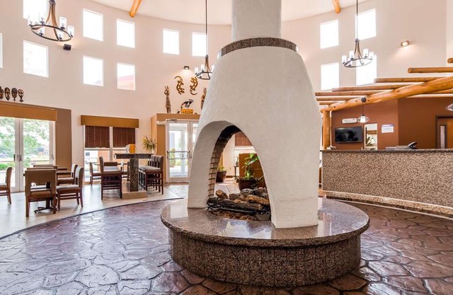 Best Western Kiva Inn
