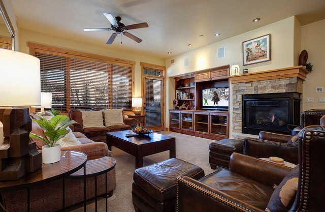 BL6103 | Perfect for the Entire Family | 10 Hot Tubs | 4 Pools | Air Chilling