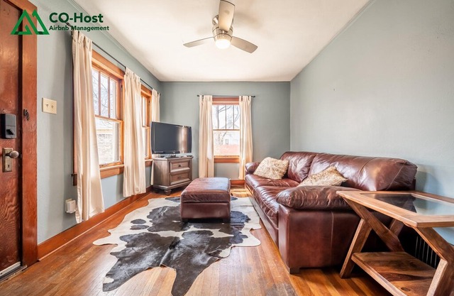 CH Wahsatch Cottage - 1BD in Colorado Springs