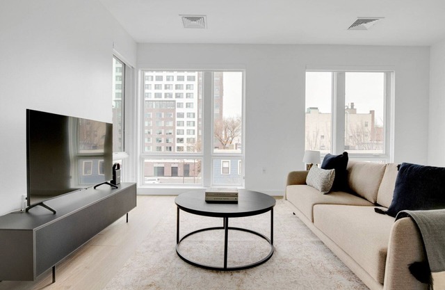 Charming Central Square 1BR w/W/D near Central Square T, by Blueground in Cambridge