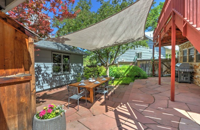 Charming Downtown Home w/Mountain Views & Media Room, Near Hot Springs!