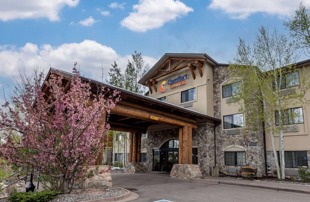 Comfort Suites Golden West on Evergreen Parkway