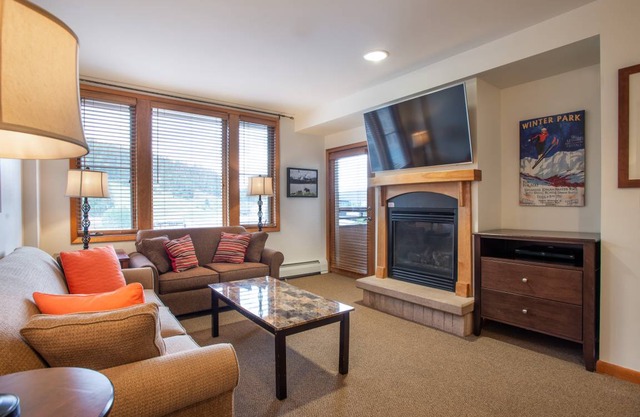 Condo ∙ 2 bedrooms ∙ 6 guests
