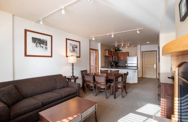Condo ∙ 2 bedrooms ∙ 6 guests