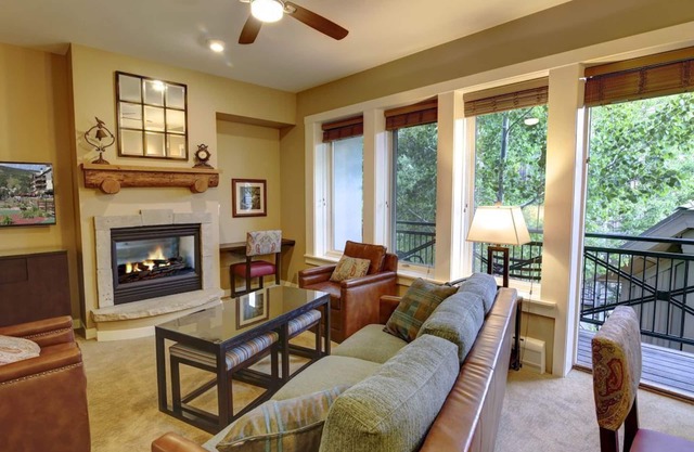 Condo just steps to Village & shops, year-round pool, media room access