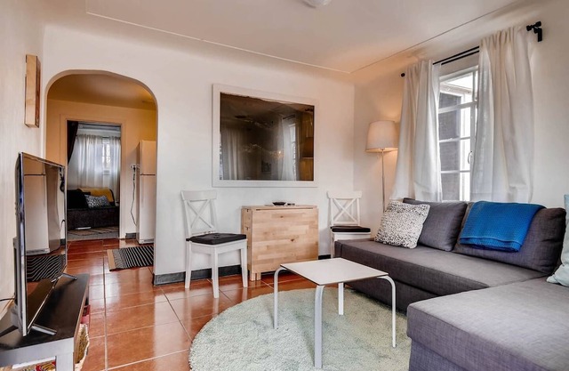 Cozy Bungalow in Chaffee Park, Close to Highlands