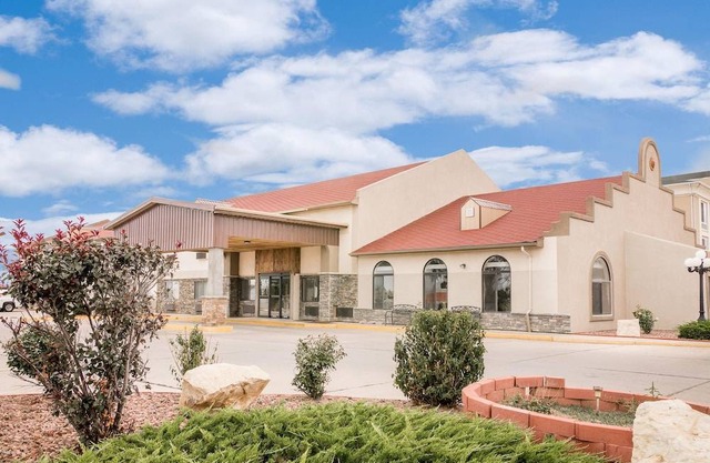 Days Inn by Wyndham Lamar
