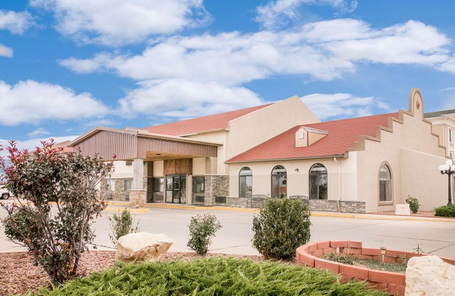 Days Inn by Wyndham Lamar