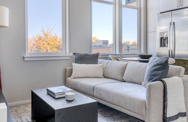 Deluxe Boulder 1BR w/ Pool, W/D & Spa, nr Google Campus, by Blueground