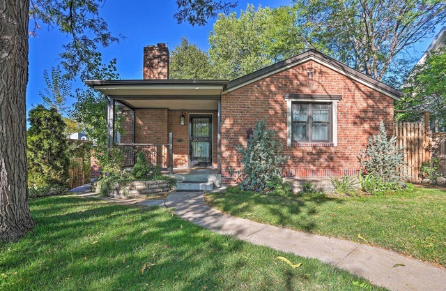 Denver Apartment: Walk to Cheesman Park & 6th Ave!