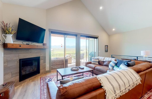 Eagle Ridge Views