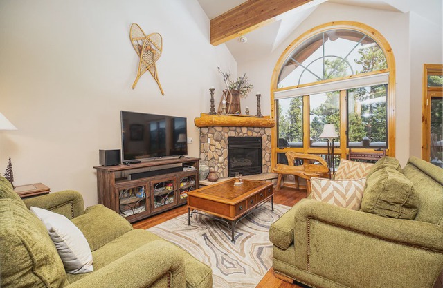 Elk Ridge 430 Townhome: Hot Tub, Easy Access to Shuttle/Skiing!