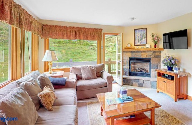 Etta Place Too - 2 Bedroom Condo 106 End Unit