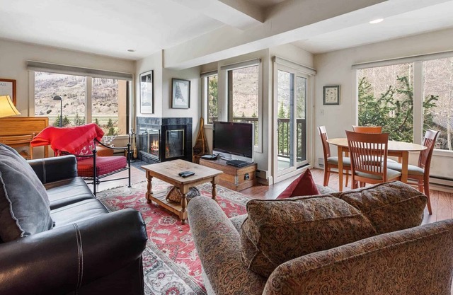 Fallridge 213 - Sunny One Bedroom
