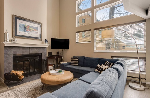 Fully remodeled condo with pool, hot tub, & free ski shuttle - near lifts & town