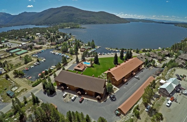 Grand Lake Oasis: Lakeside Condo near Rocky Mountain Nat Park