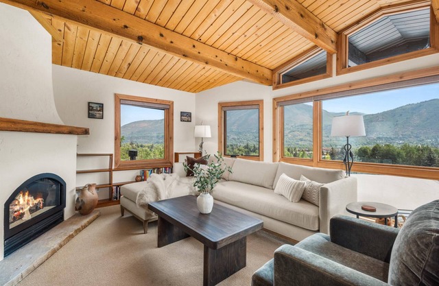 Guest Favorites at 10% Off! Stay 3 nights through Nov