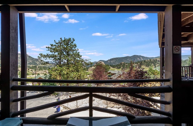 Hallett Peak 101 - 2 Br Condo with Fireplace - Lake/Mountain Views!