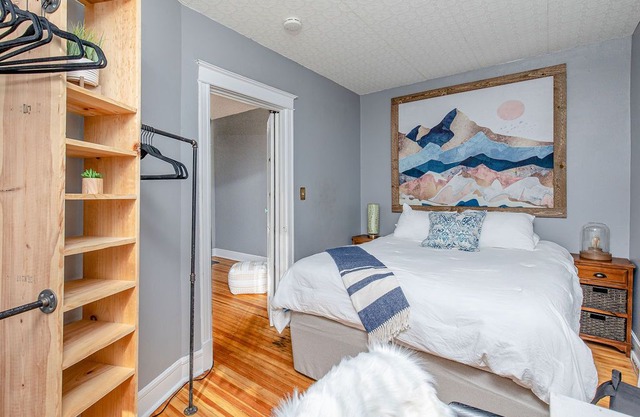 Historic 1 Bedroom Apartment in the heart of Capitol Hill