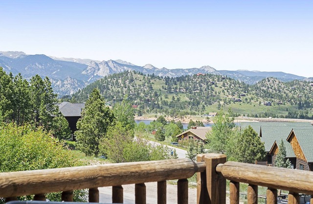 Horsetooth Peak 26C - 1 Br Condo - Jetted Bathtub - Lake/Mountain Views!